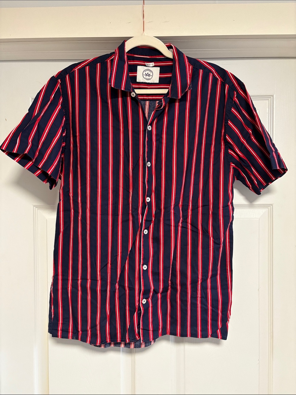 Men's Navy and Red Stripe Short-Sleeve Button-Down Shirt